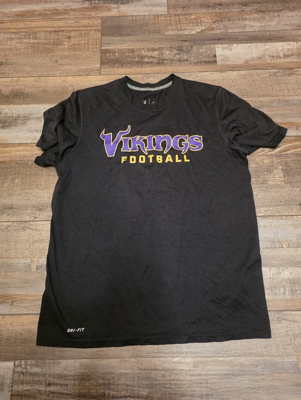 Mens MN Vikings Nike Tshirt (L)